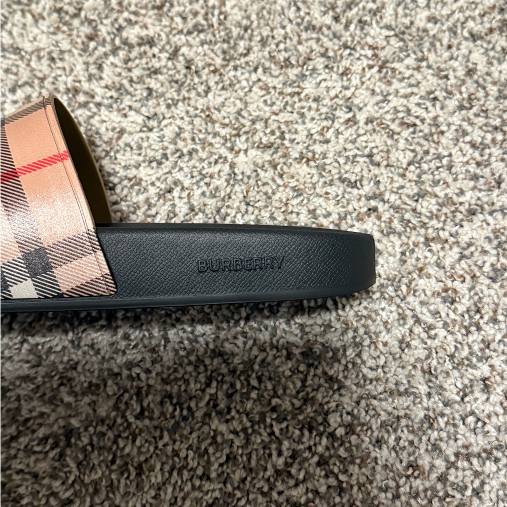 Burberry Woman’s Furley Vintage Slides - Picture 6 of 8